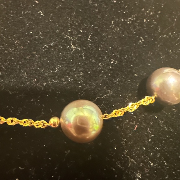 14k yellow Gold and Tahitian pearl station necklace and stud earrings - Picture 5 of 11